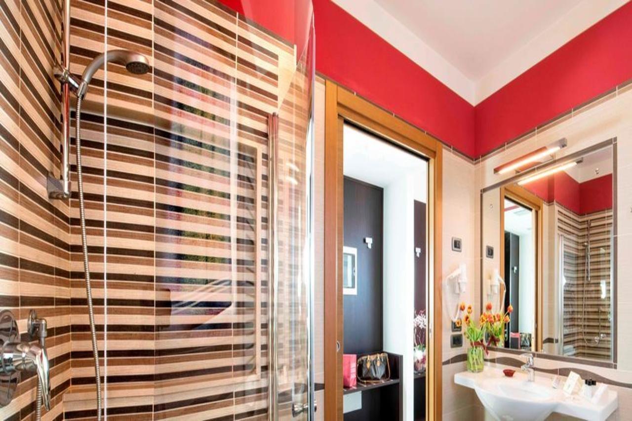 Kairos Garda Hotel Кастельнуово-дель-Гарда Экстерьер фото