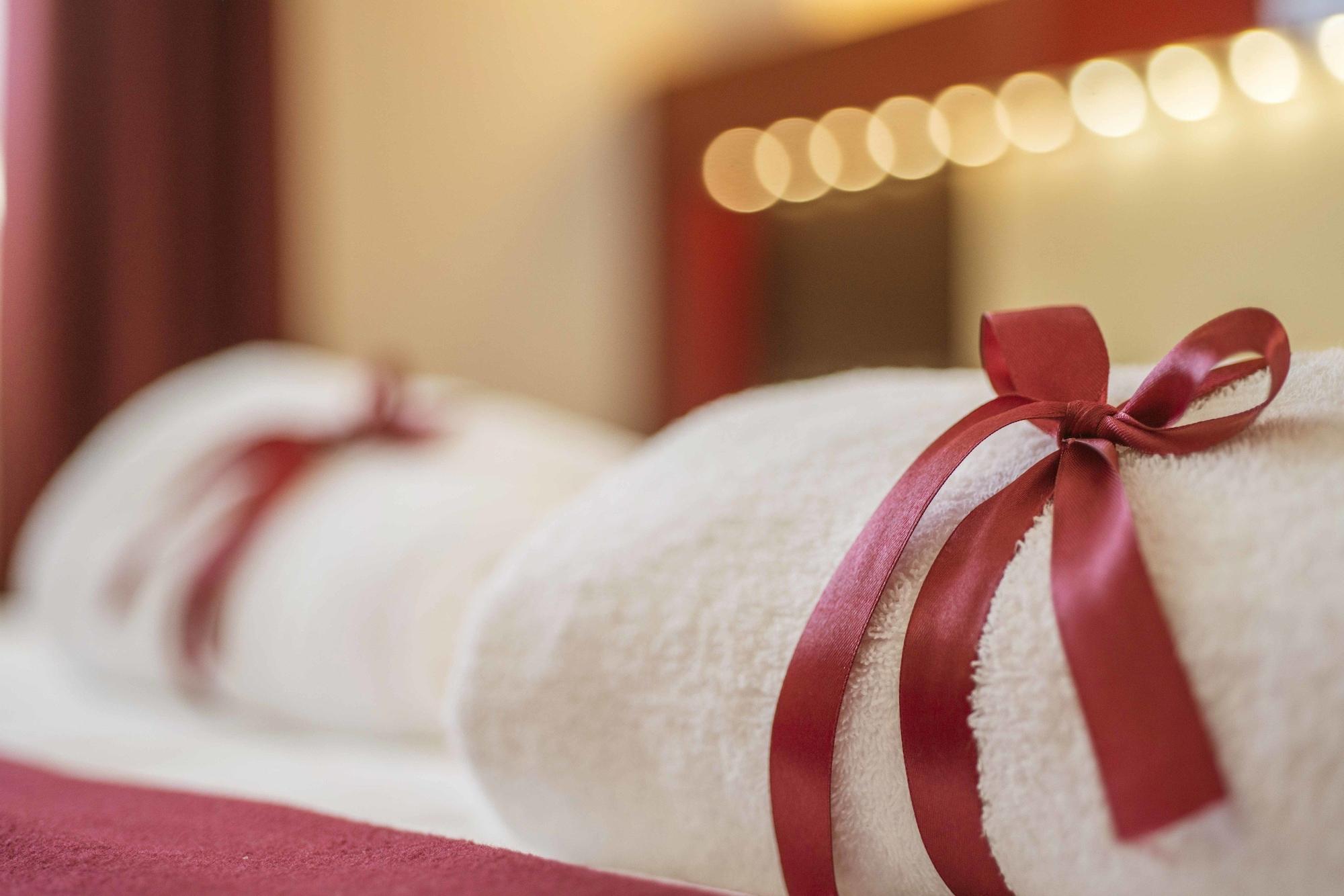 Kairos Garda Hotel Кастельнуово-дель-Гарда Экстерьер фото
