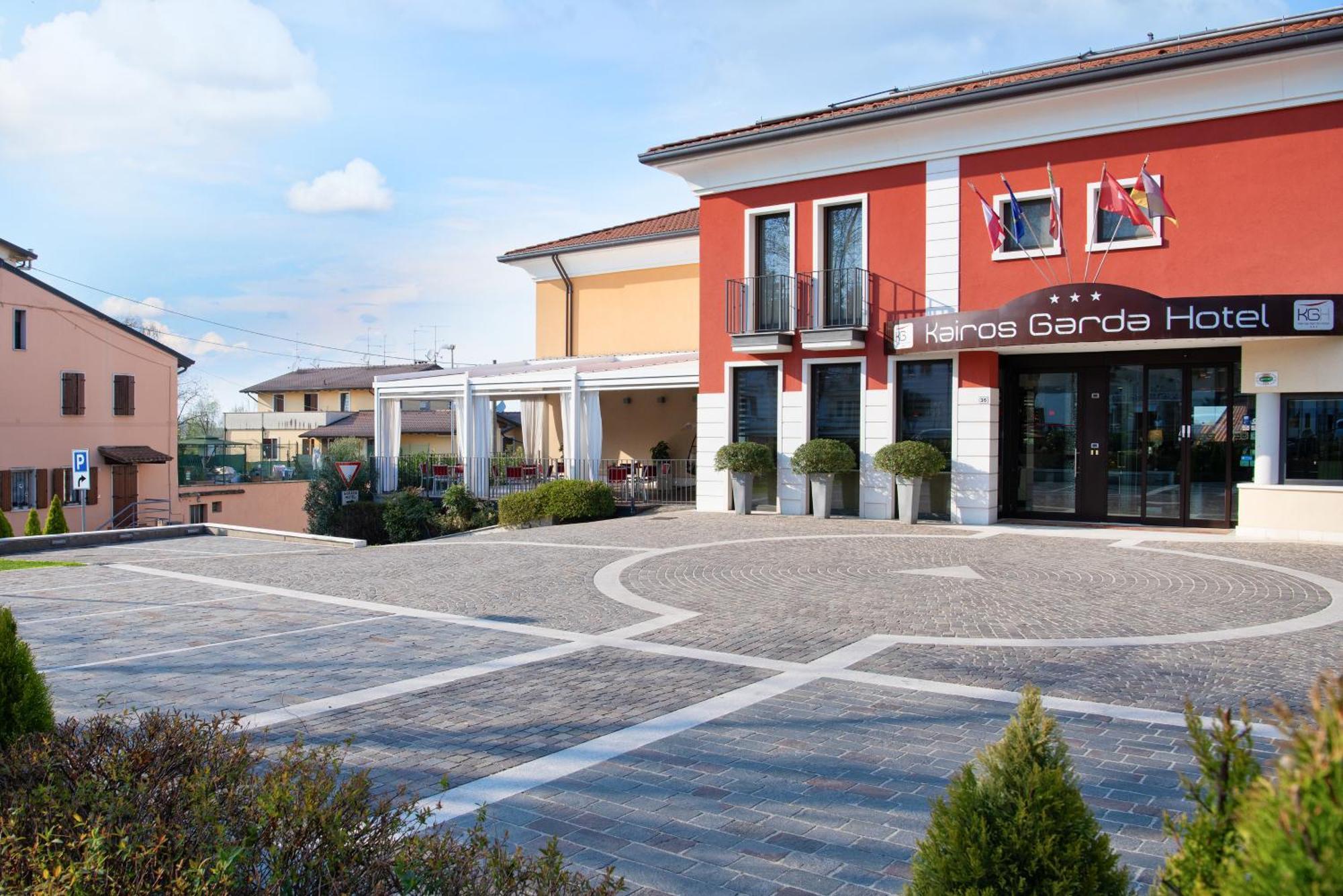 Kairos Garda Hotel Кастельнуово-дель-Гарда Экстерьер фото