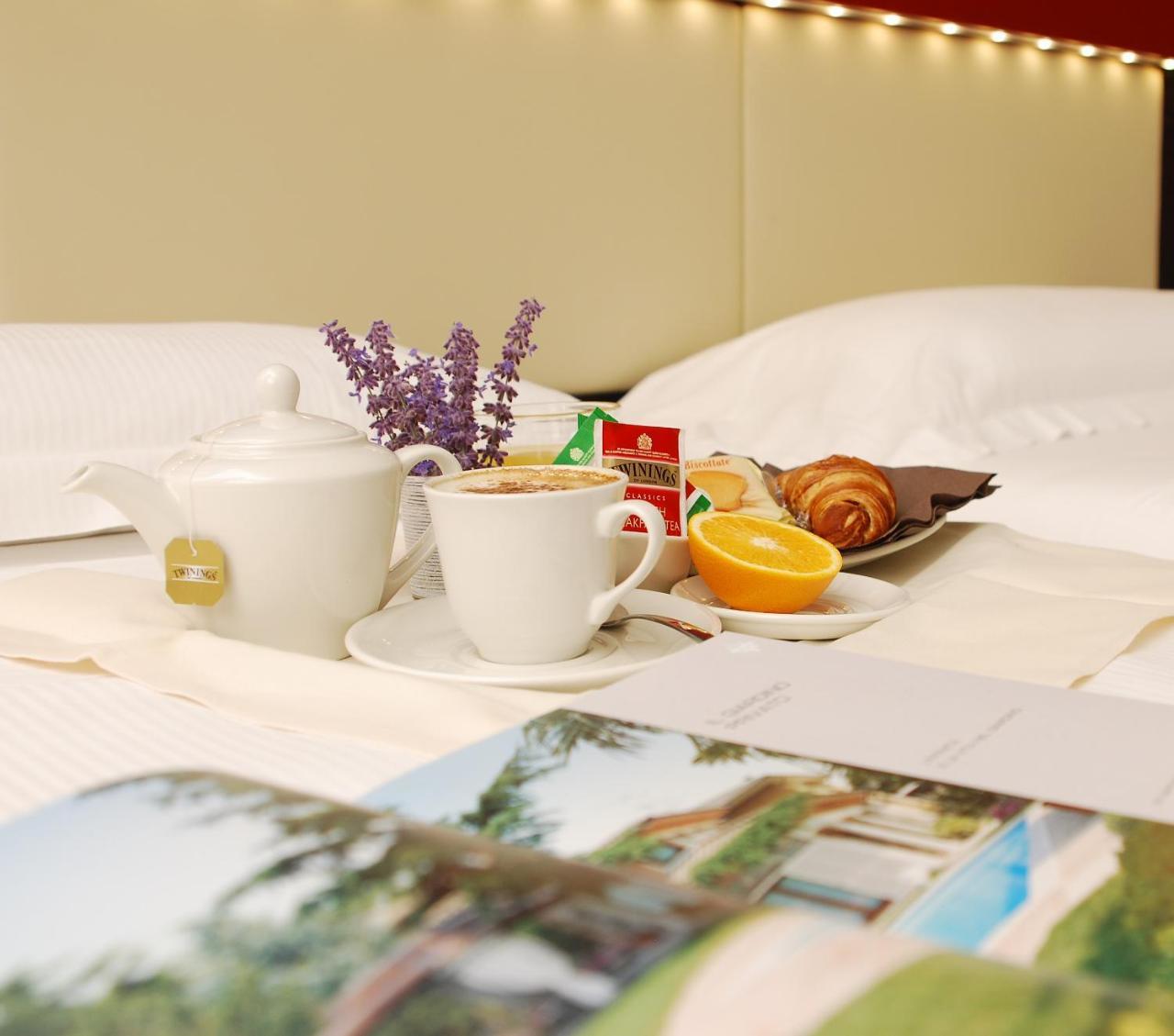 Kairos Garda Hotel Кастельнуово-дель-Гарда Экстерьер фото