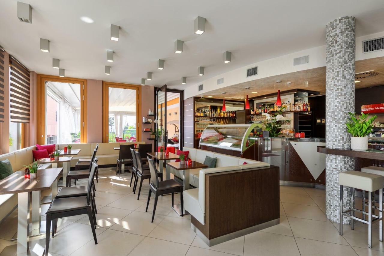 Kairos Garda Hotel Кастельнуово-дель-Гарда Экстерьер фото