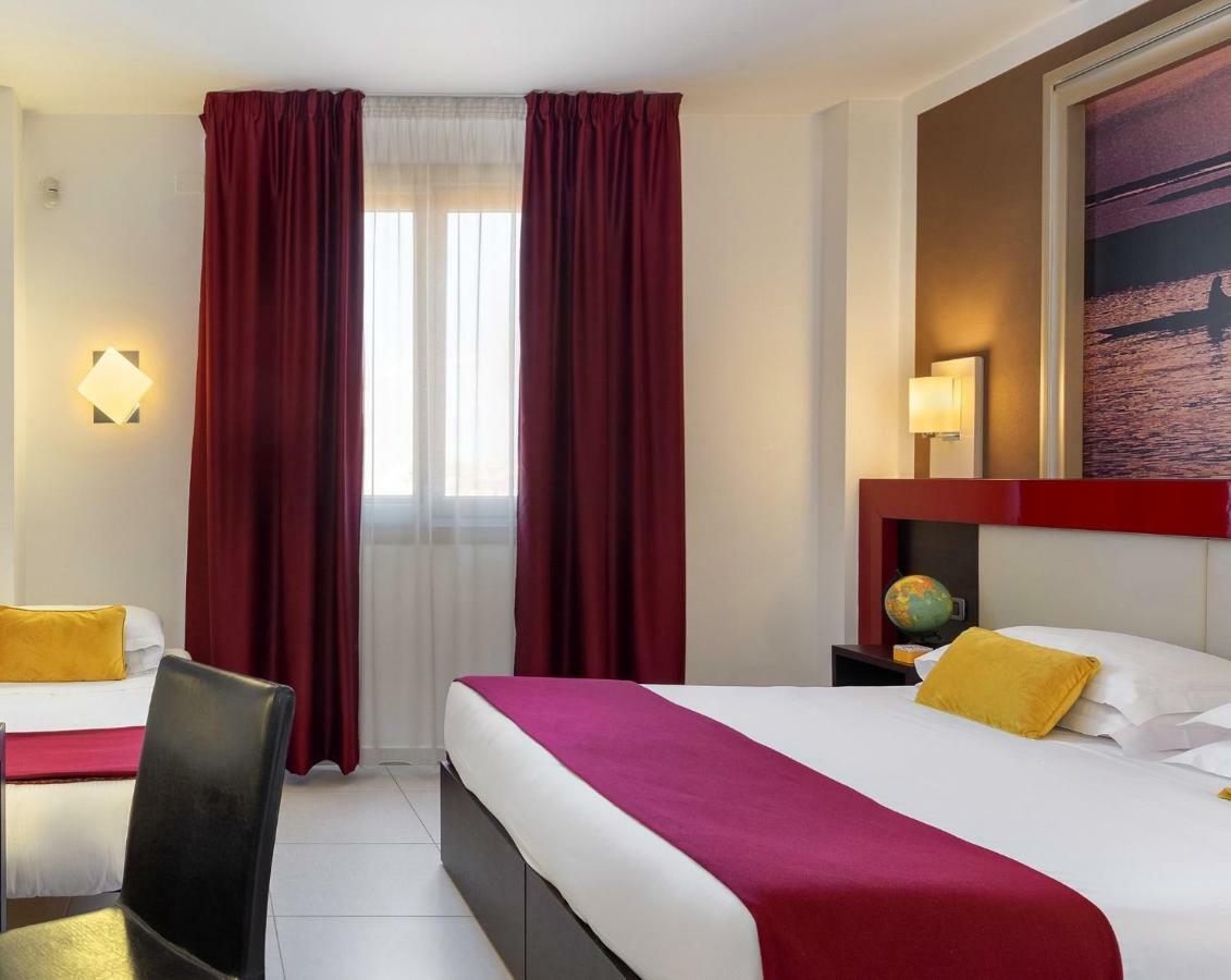 Kairos Garda Hotel Кастельнуово-дель-Гарда Экстерьер фото